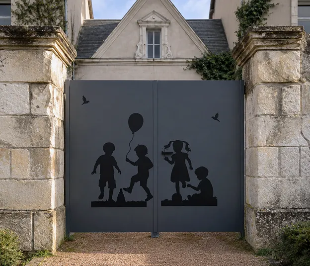 Fabrication de portail personnalisé avec découpe laser à Chalandray proches de Poitiers dans la Vienne 86